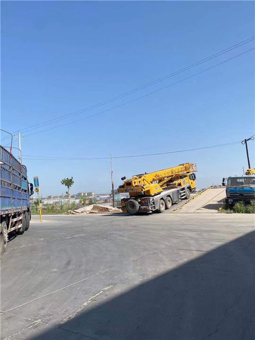 襄汾县25吨吊车的租赁价格大概是多少？