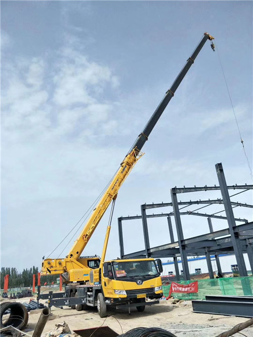 襄汾县超高层建筑钢结构吊装案例